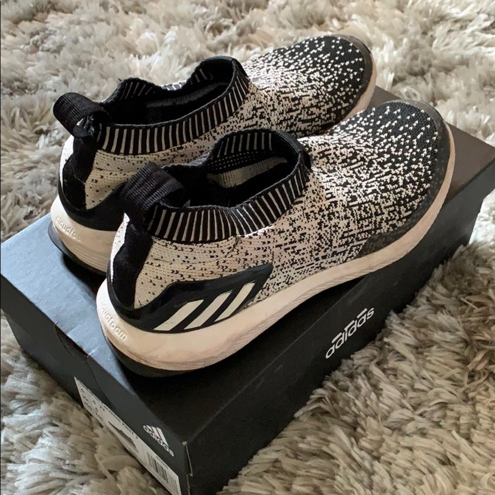 Boys Adidas lace less shoes (RapidaRun)
